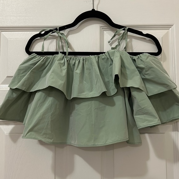 Zara Tops - Zara Ruffle Crop Top